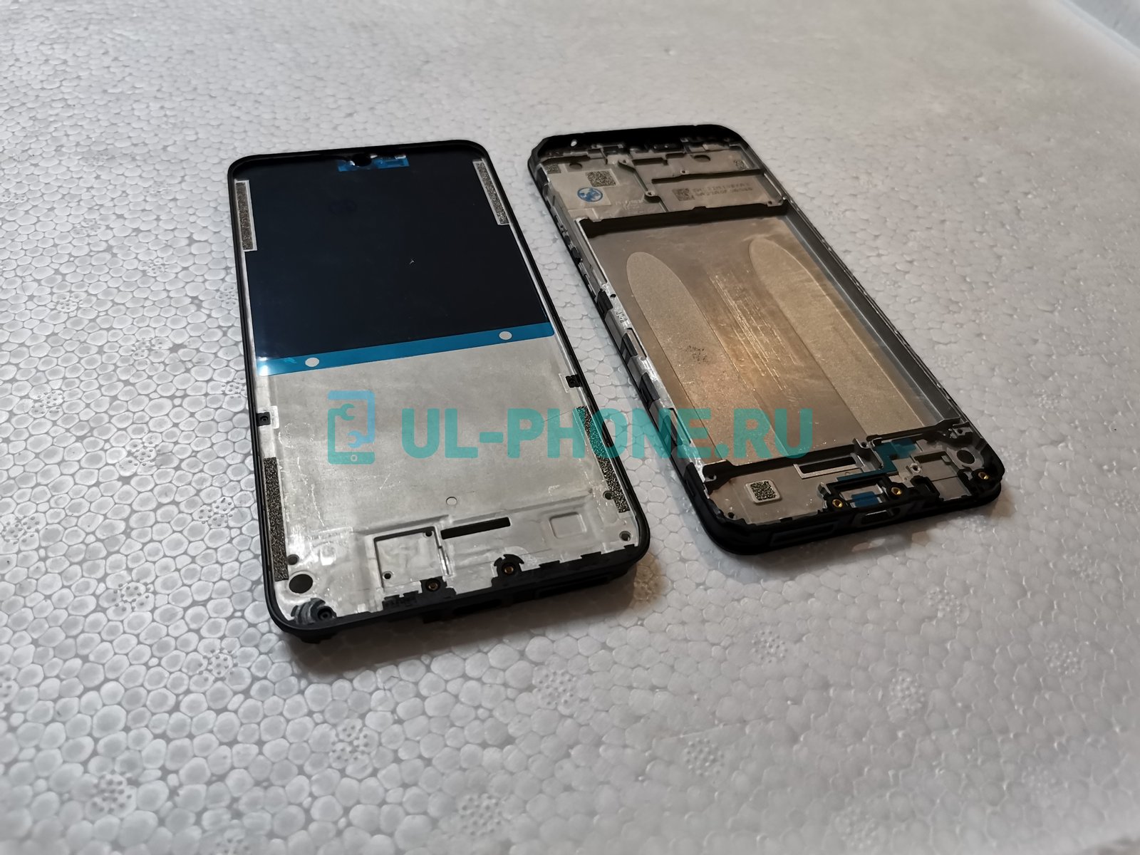 Рамка дисплея для Xiaomi Redmi 8A (черная)