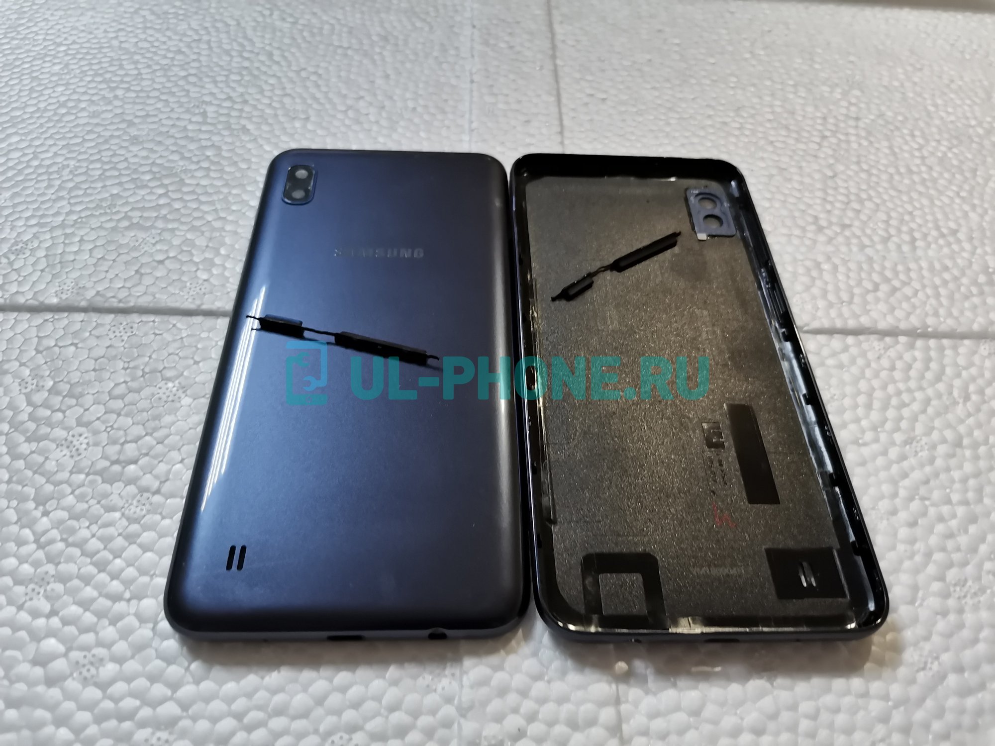 Задняя крышка для Samsung Galaxy A10 (SM-A105F) черная