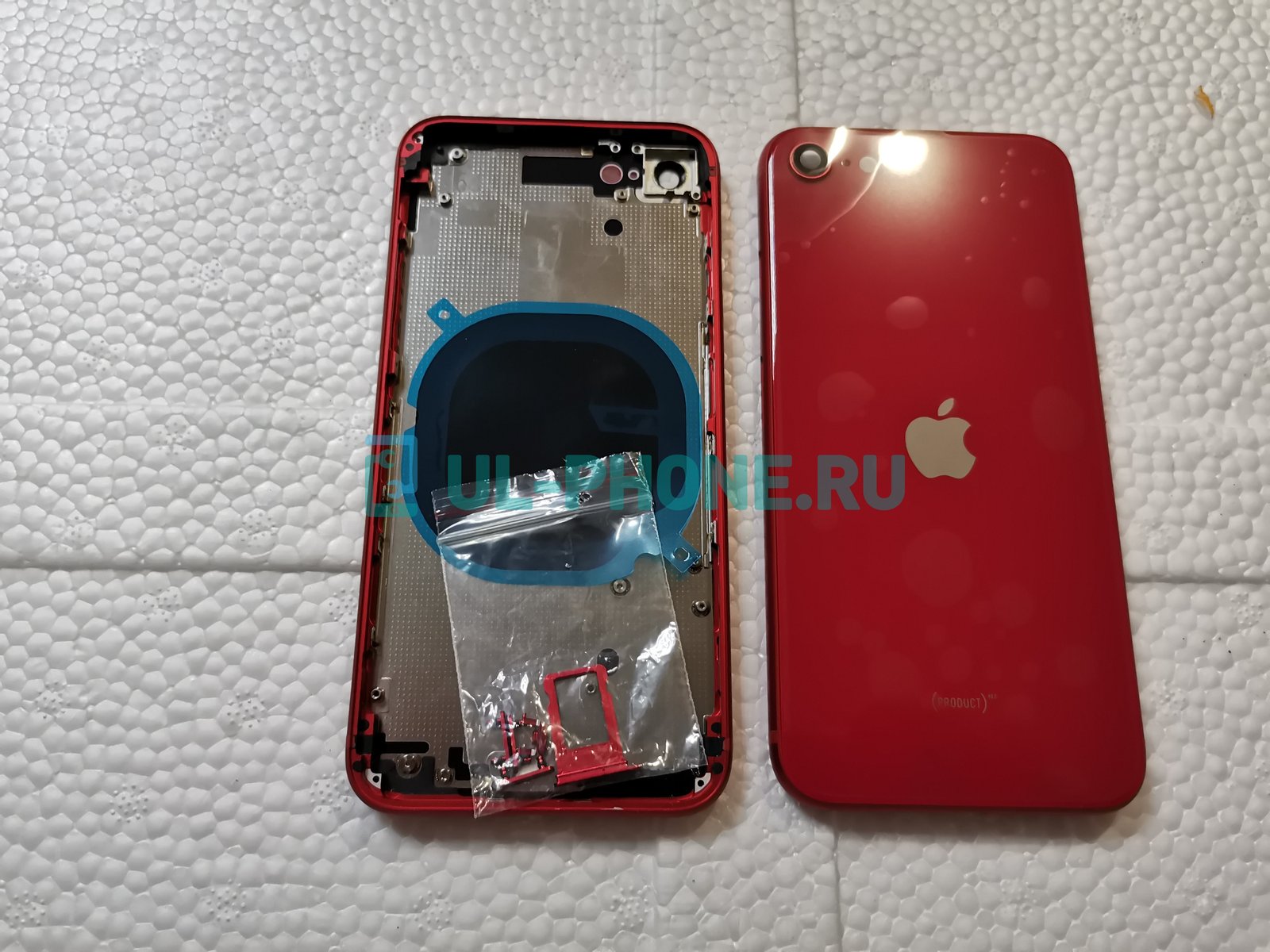Корпус для iPhone SE (2020) красный