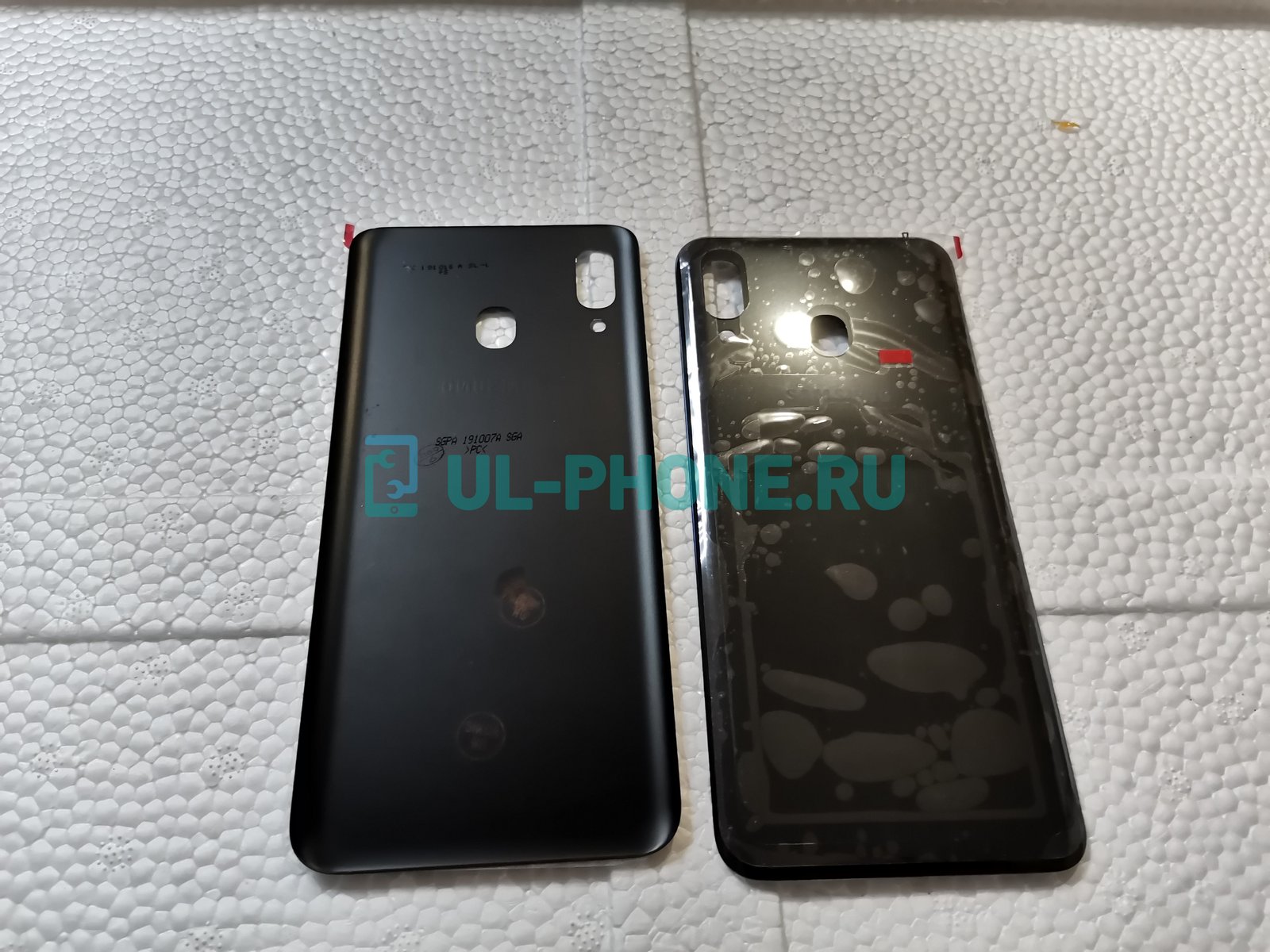 Задняя крышка для Samsung Galaxy A20 SM-A205F (черная)