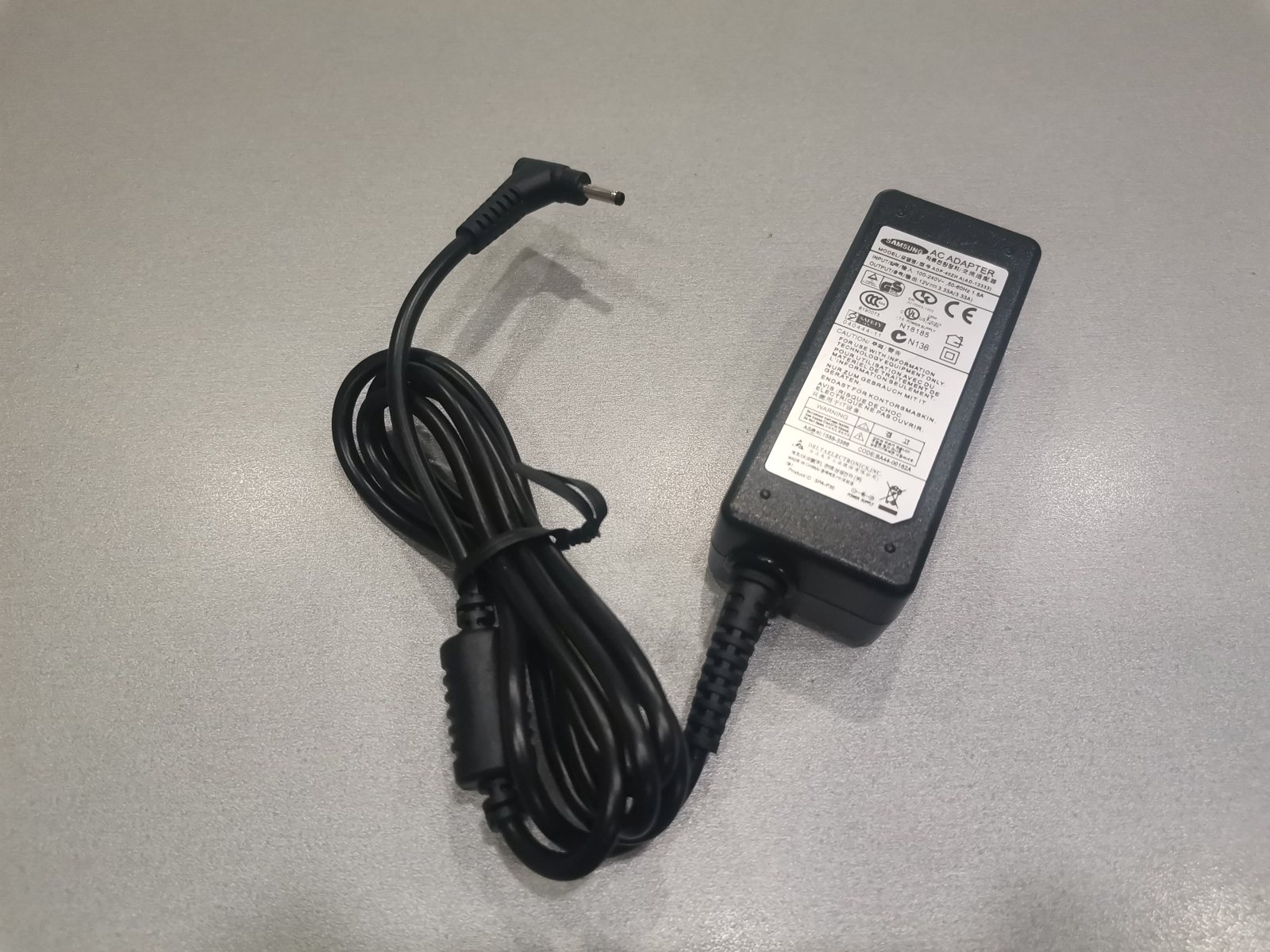 Блок питания для ноутбука Samsung 12V, 3.33A, 3.0x1.1мм, 40W