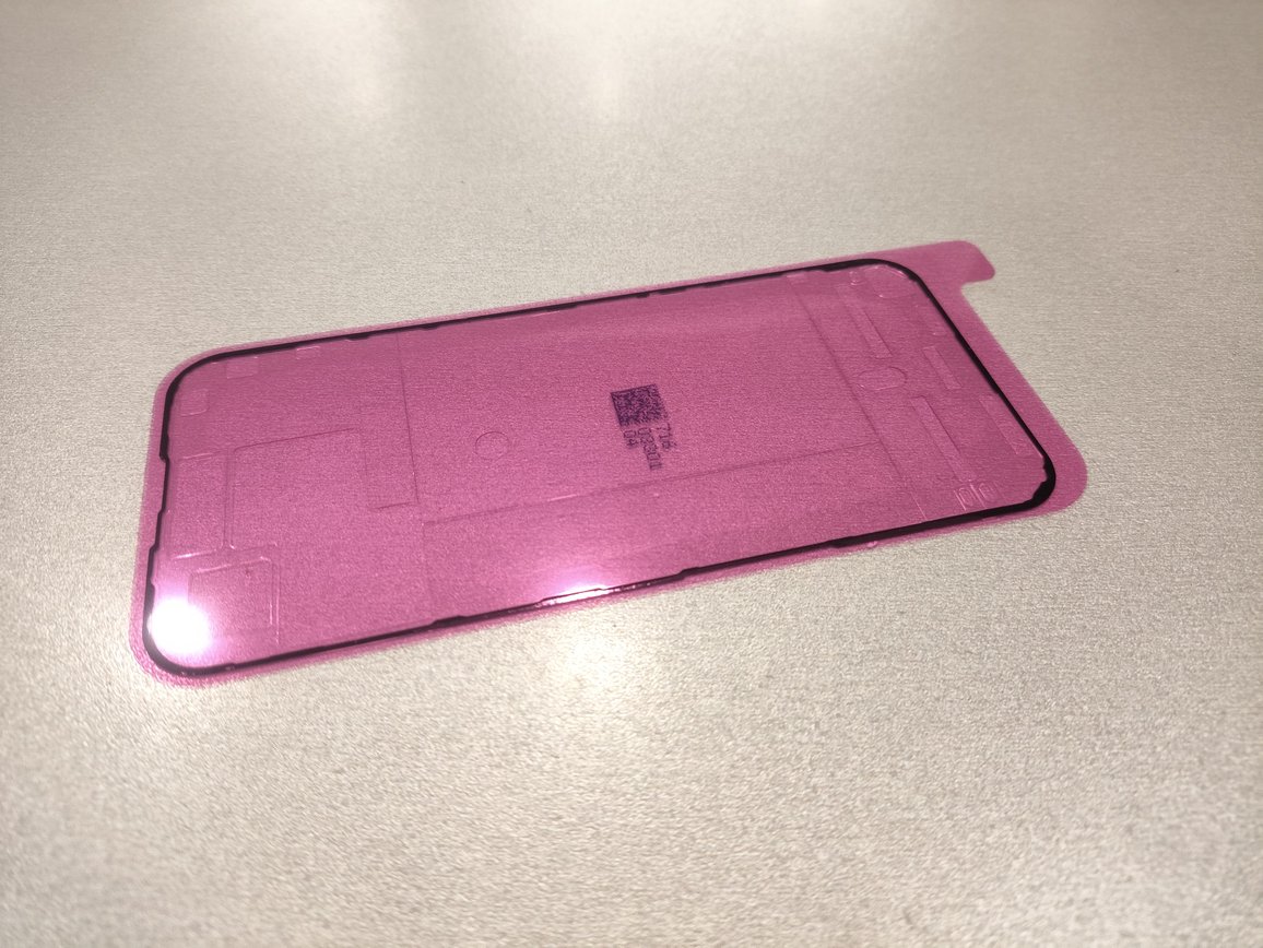 Проклейка дисплея для iPhone 15 Pro Max (Original)